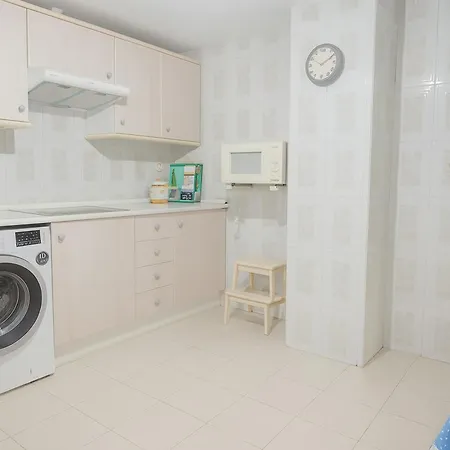 Aparment Neptuno- Located On The Promenade A Few Metres From The Beach. * エステポナ