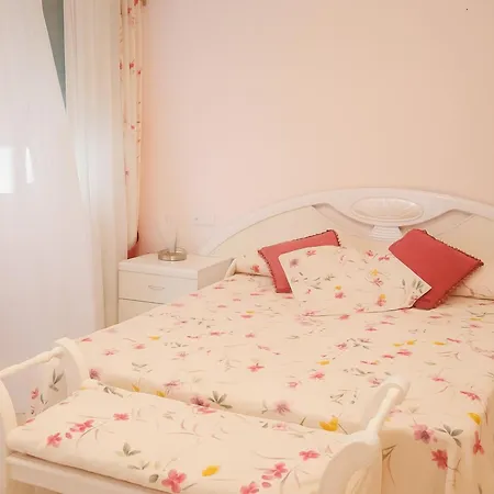 דירה Aparment Neptuno- Located On The Promenade A Few Metres From The Beach. אסטפונה