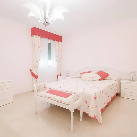Aparment Neptuno- Located On The Promenade A Few Metres From The Beach. * אסטפונה