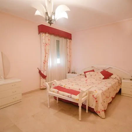 Aparment Neptuno- Located On The Promenade A Few Metres From The Beach. * Estepona