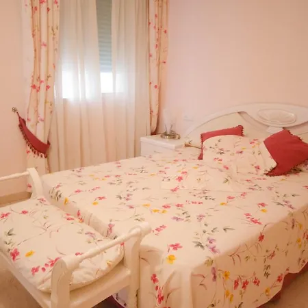 Apartment Aparment Neptuno- Located On The Promenade A Few Metres From The Beach. Estepona