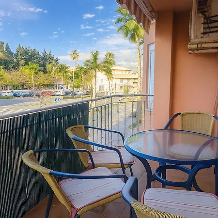 Aparment Neptuno- Located On The Promenade A Few Metres From The Beach. إِستيبونا