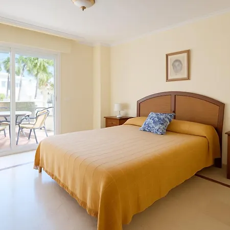 Aparment Neptuno- Located On The Promenade A Few Metres From The Beach. شقة إِستيبونا