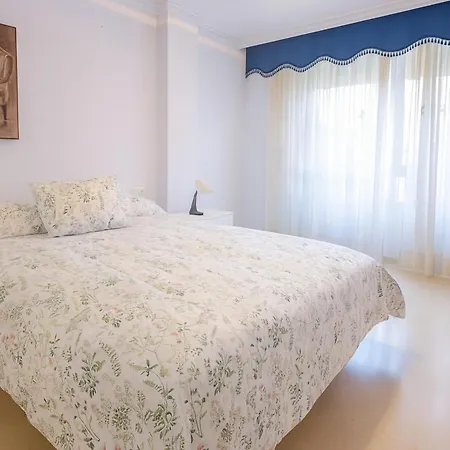 Aparment Neptuno- Located On The Promenade A Few Metres From The Beach. *