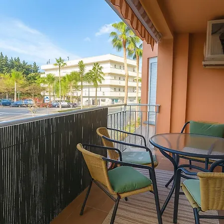 Aparment Neptuno- Located On The Promenade A Few Metres From The Beach. شقة إِستيبونا