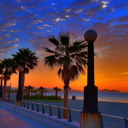 Aparment Neptuno- Located On The Promenade A Few Metres From The Beach. شقة *