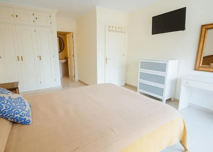 Aparment Neptuno- Located On The Promenade A Few Metres From The Beach. Apartamento