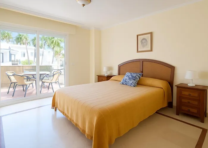 Aparment Neptuno- Located On The Promenade A Few Metres From The Beach. Apartamento Estepona