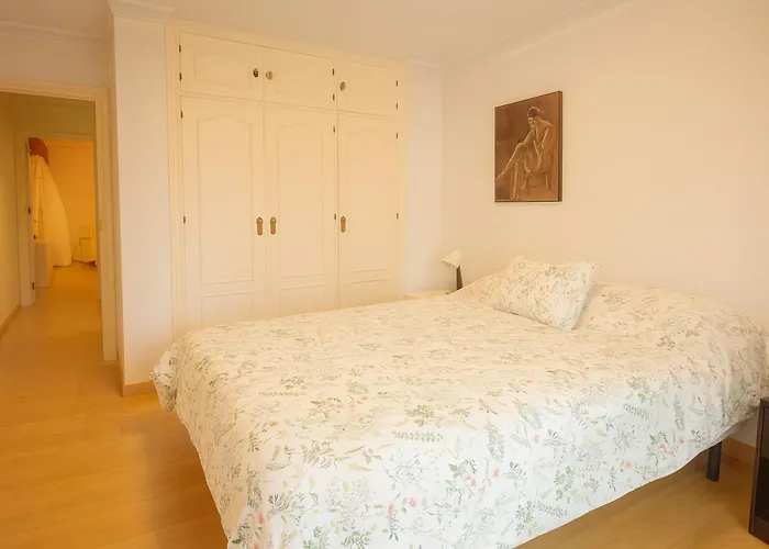 Aparment Neptuno- Located On The Promenade A Few Metres From The Beach. Apartamento Estepona