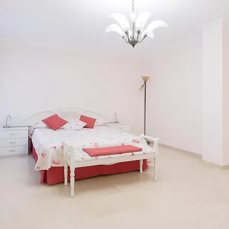 Apartman Aparment Neptuno- Located On The Promenade A Few Metres From The Beach. Estepona