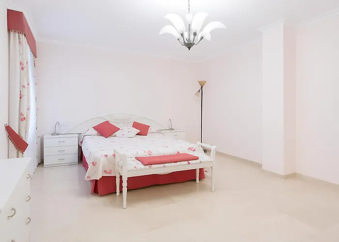 Apartment Aparment Neptuno- Located On The Promenade A Few Metres From The Beach. Estepona