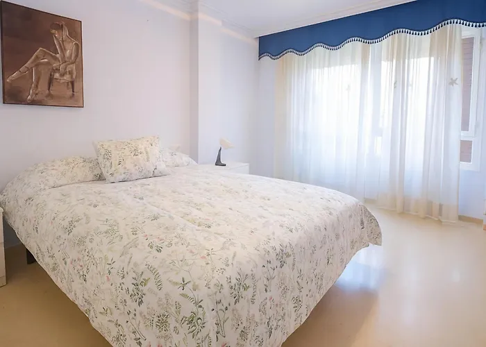 Aparment Neptuno- Located On The Promenade A Few Metres From The Beach. *