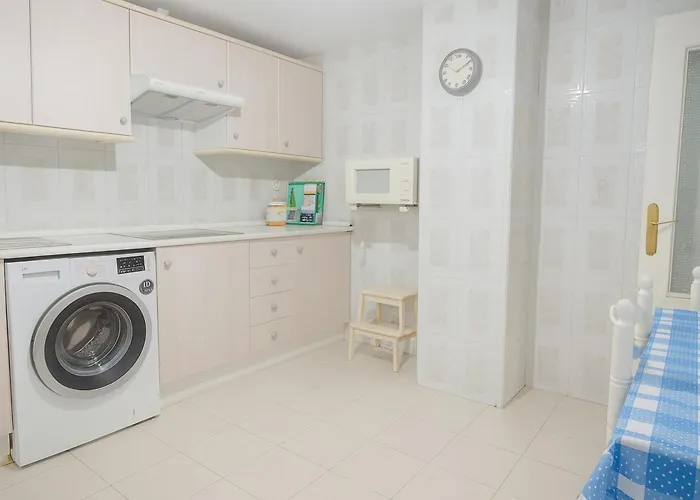 Aparment Neptuno- Located On The Promenade A Few Metres From The Beach. * Estepona